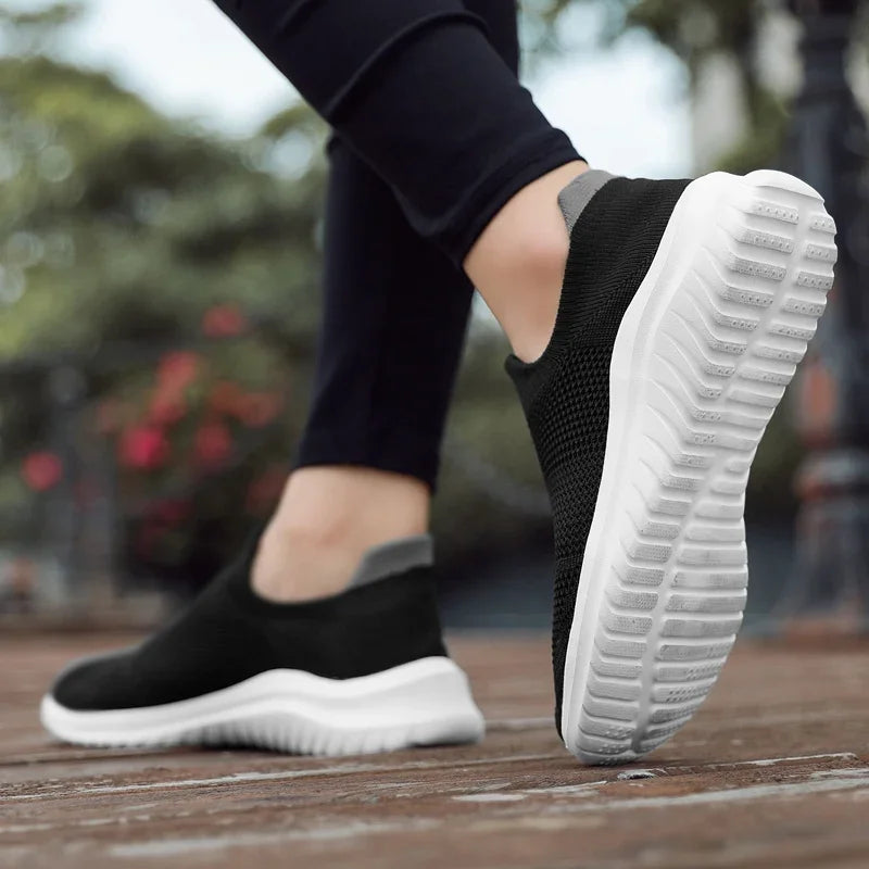 2025 New Comfortable High shoes man and womens classic sneakers Durable White Flat Canvas Shoes size 35-45