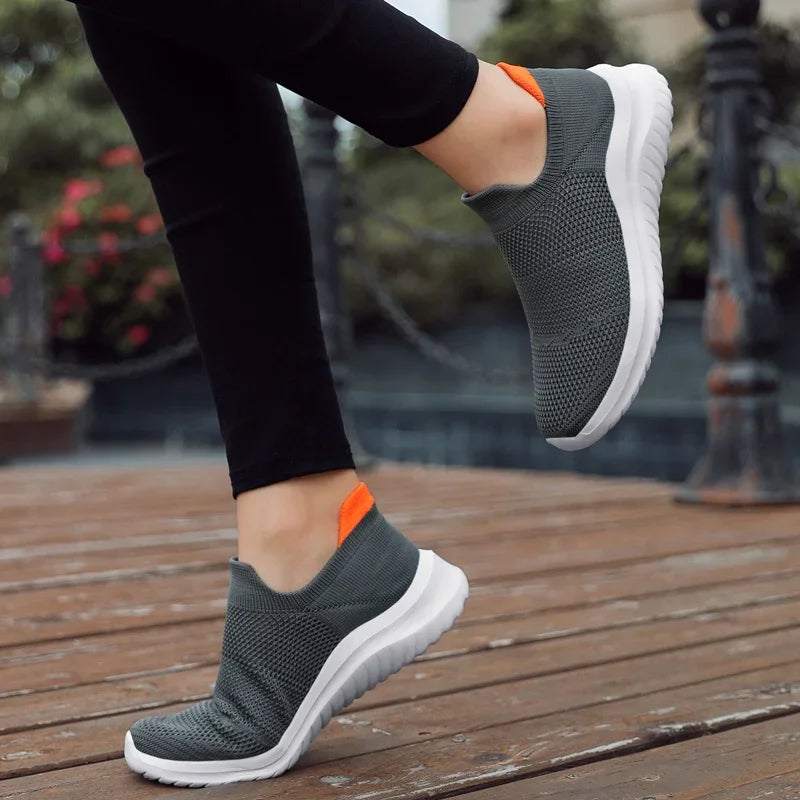 2025 New Comfortable High shoes man and womens classic sneakers Durable White Flat Canvas Shoes size 35-45